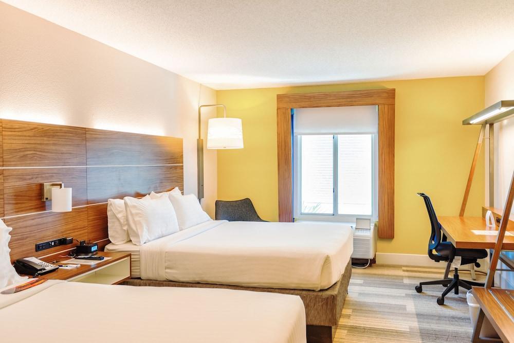 Holiday Inn Express Charleston Us Highway 17 & I-526 By Ihg Exterior photo