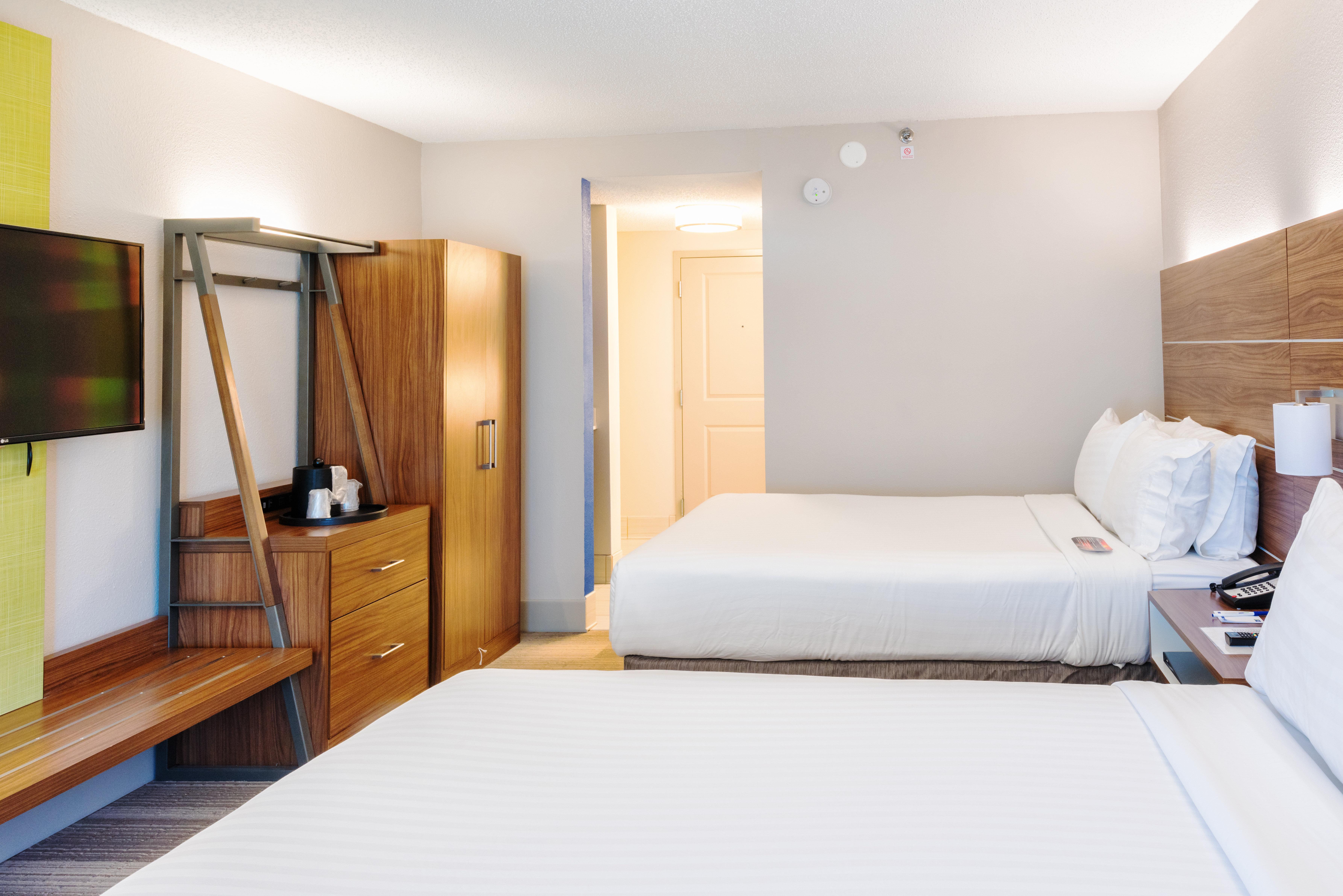 Holiday Inn Express Charleston Us Highway 17 & I-526 By Ihg Exterior photo