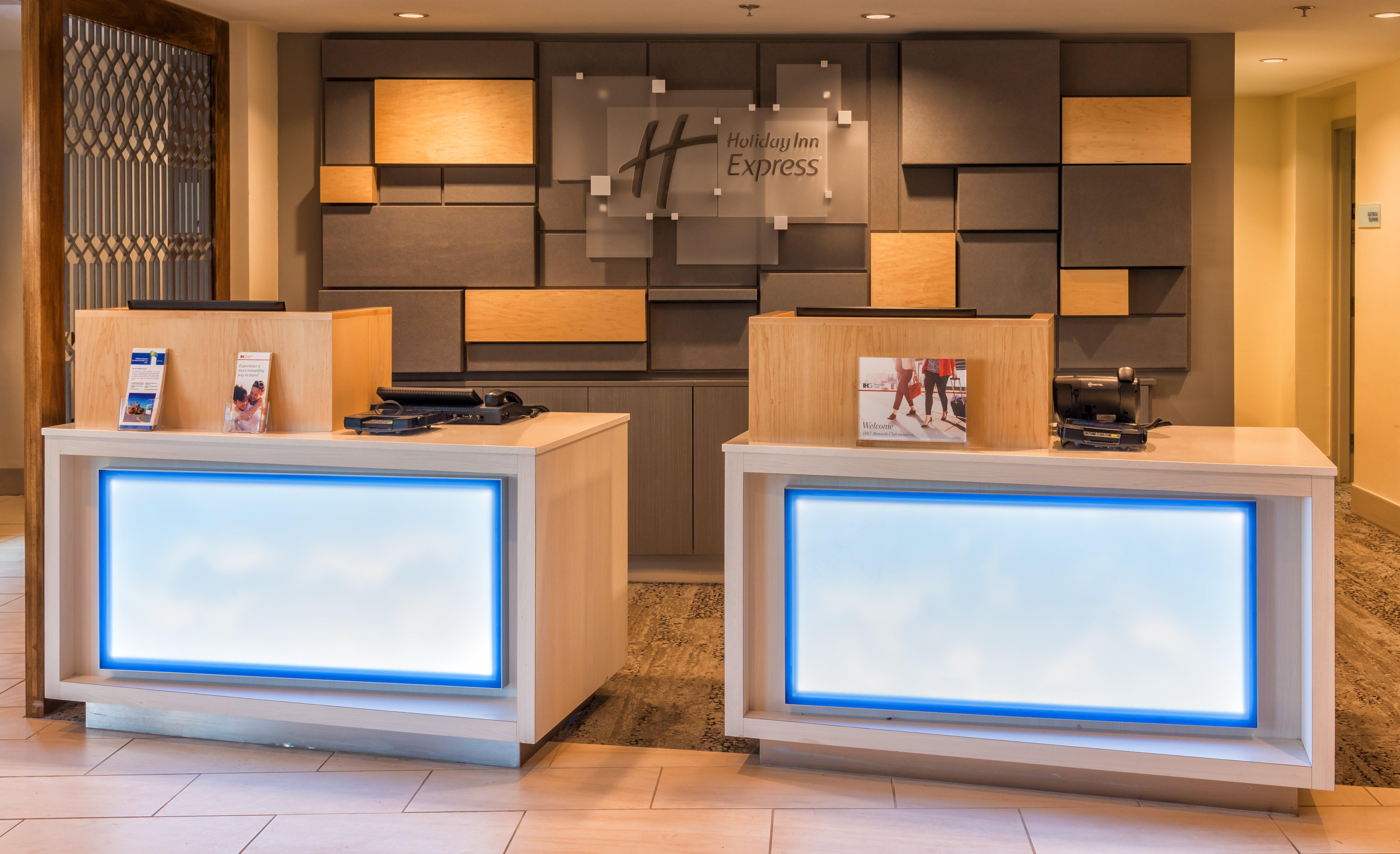 Holiday Inn Express Charleston Us Highway 17 & I-526 By Ihg Exterior photo