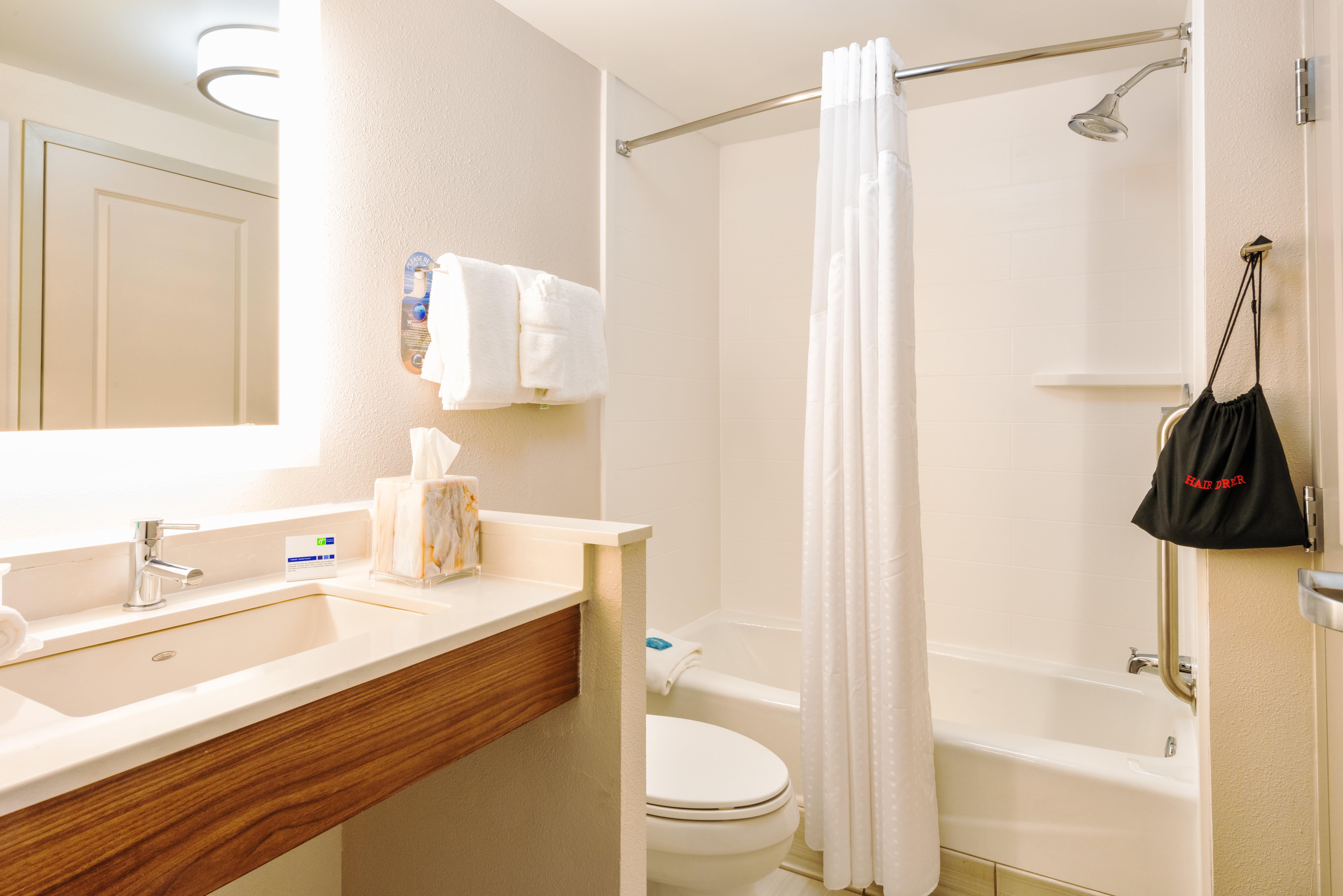Holiday Inn Express Charleston Us Highway 17 & I-526 By Ihg Exterior photo