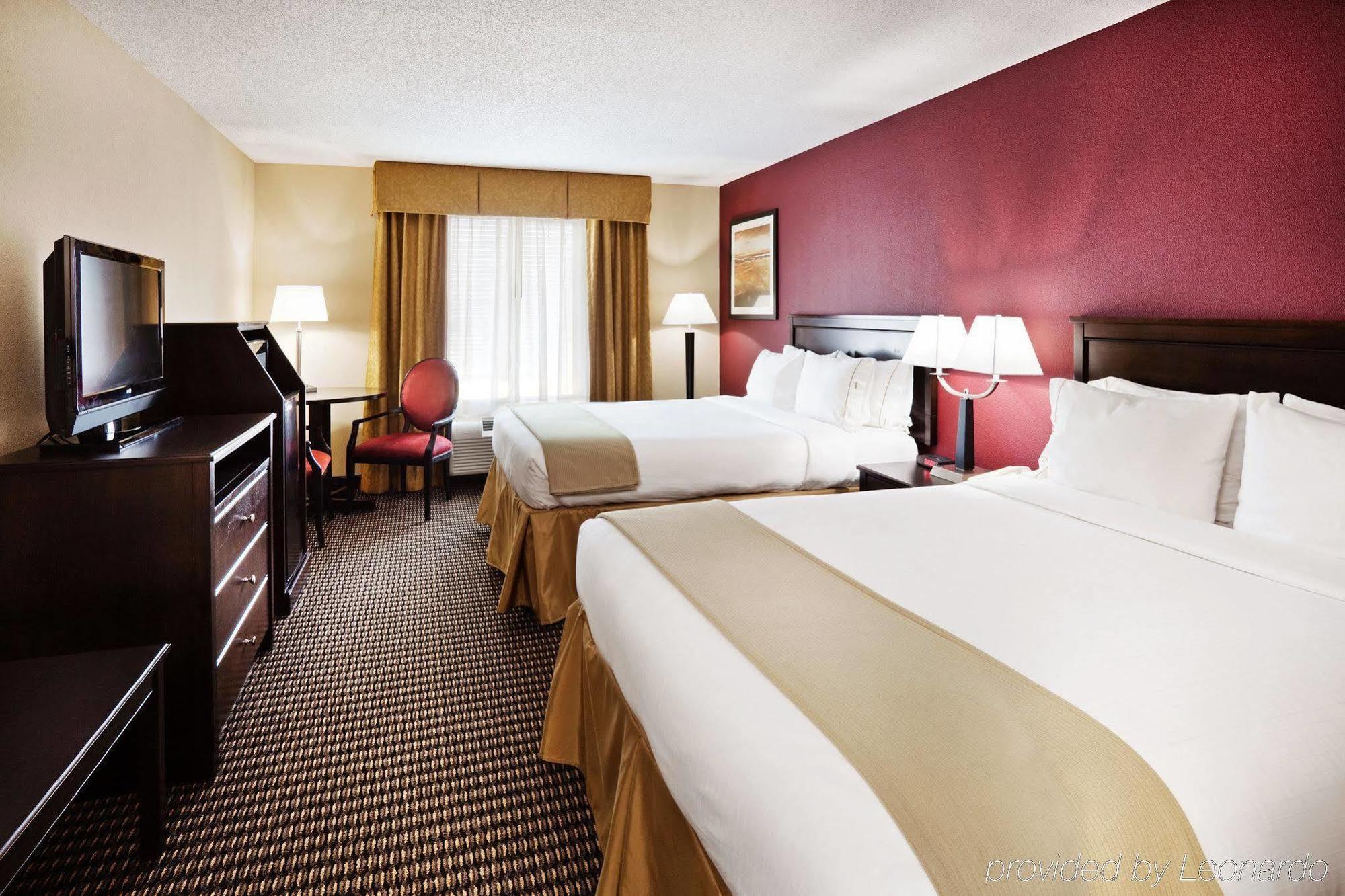 Holiday Inn Express Charleston Us Highway 17 & I-526 By Ihg Exterior photo