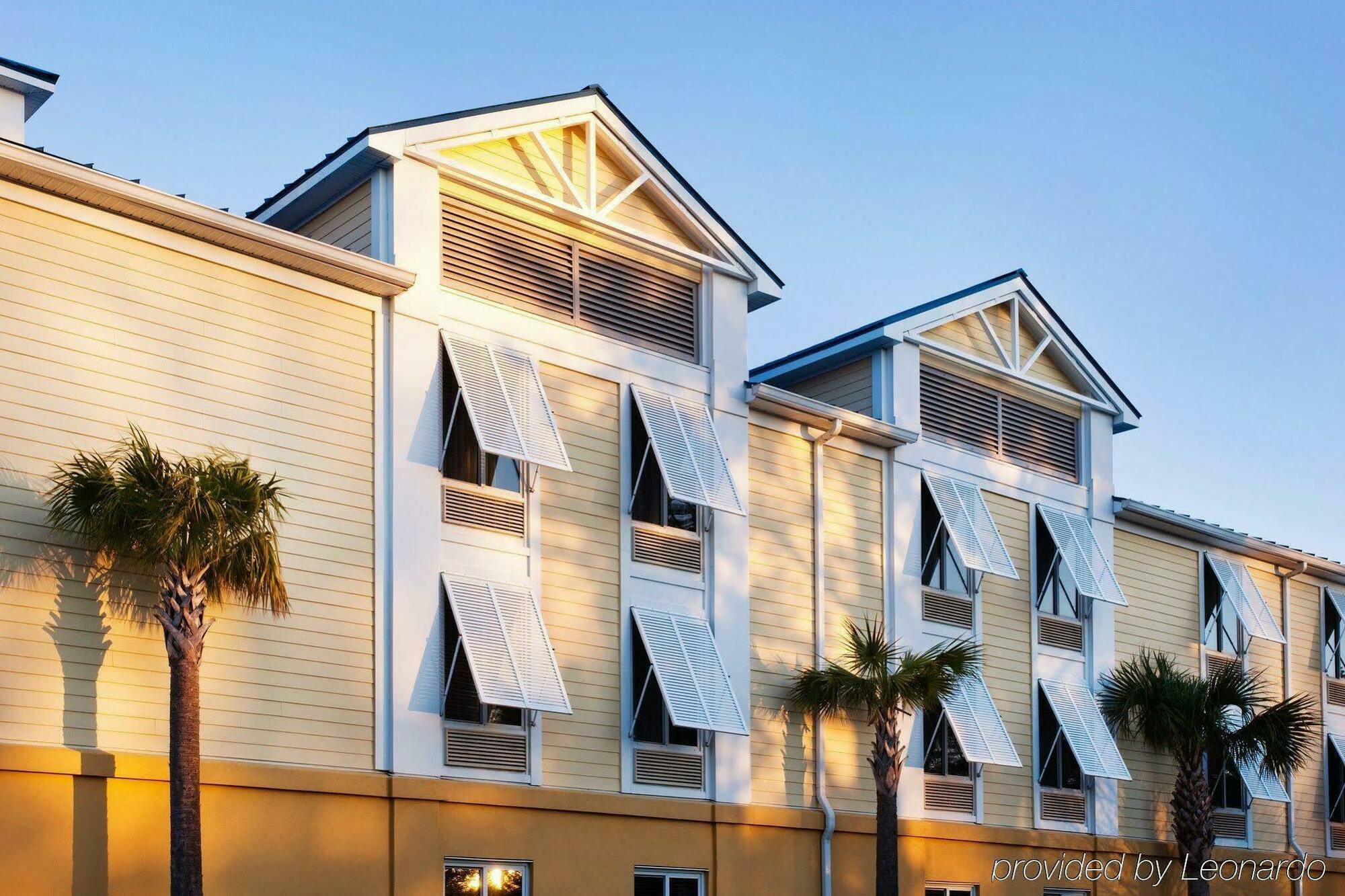 Holiday Inn Express Charleston Us Highway 17 & I-526 By Ihg Exterior photo