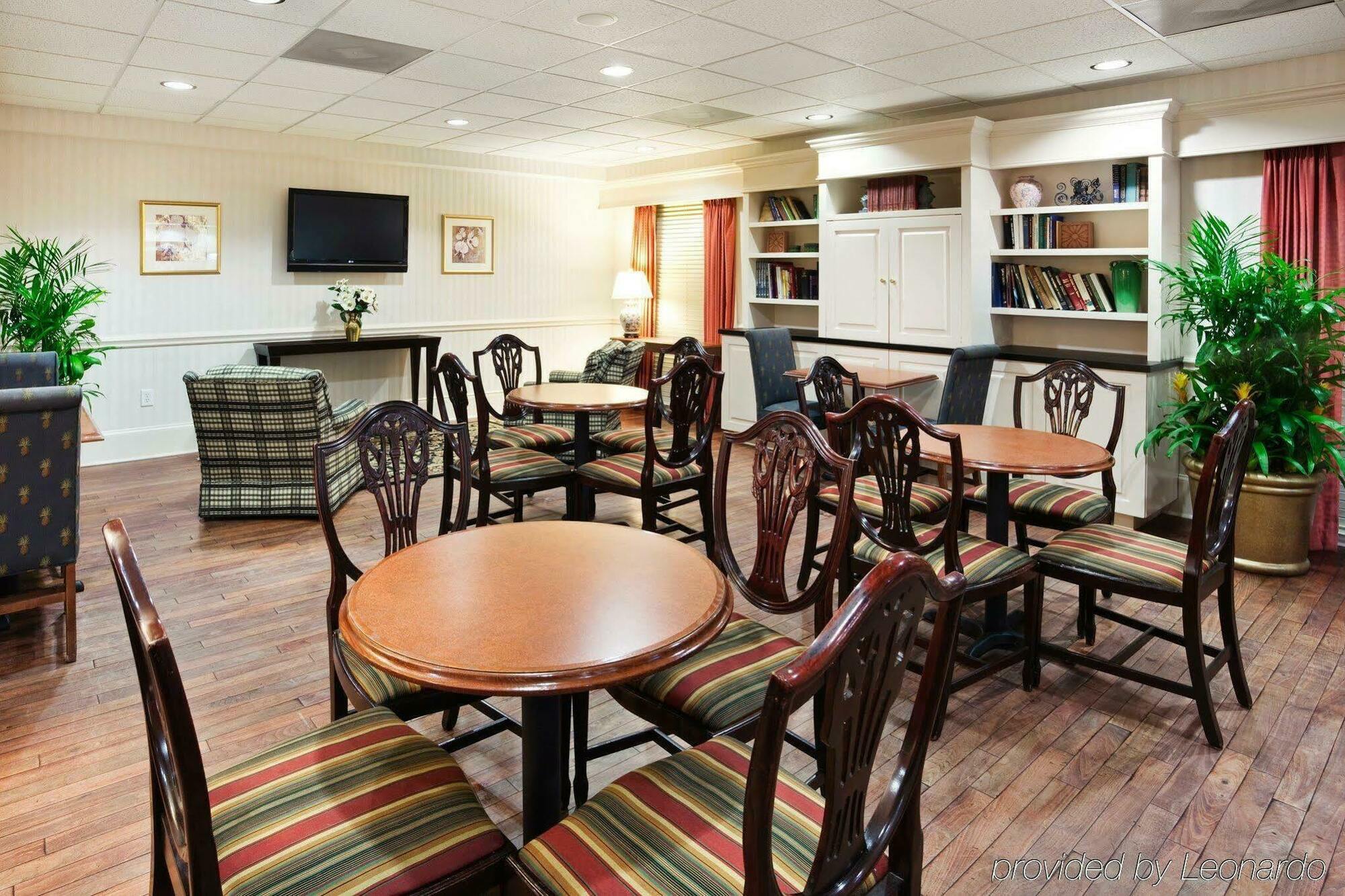 Holiday Inn Express Charleston Us Highway 17 & I-526 By Ihg Exterior photo